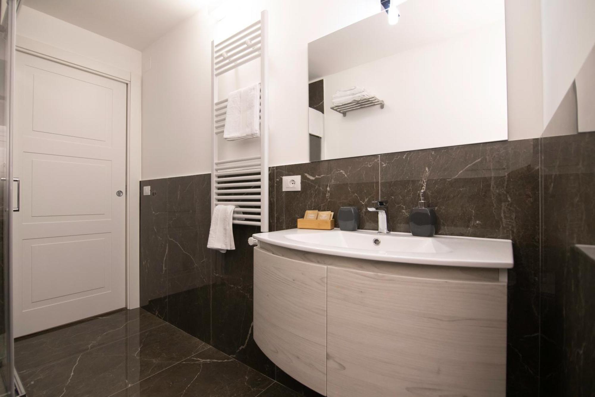 Villareale47 Luxury Suites & Rooms باليرمو المظهر الخارجي الصورة